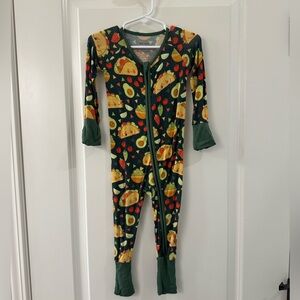 Little Sleepies zippy. Size 6-12 month.